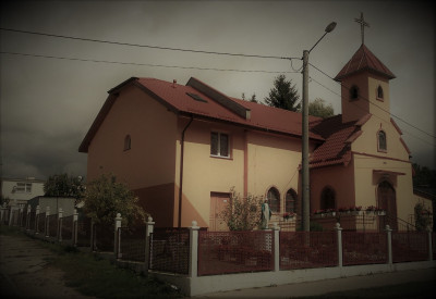 PRACE BUDOWLANE – odnowienie elewacji kościoła